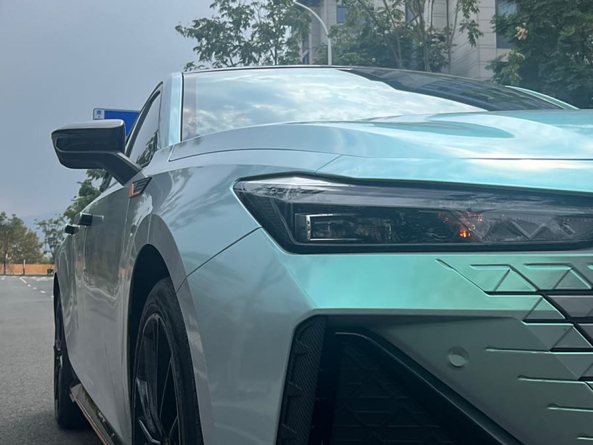 長(zhǎng)安 長(zhǎng)安UNI-V  2022款 1.5T 運(yùn)動(dòng)版圖片