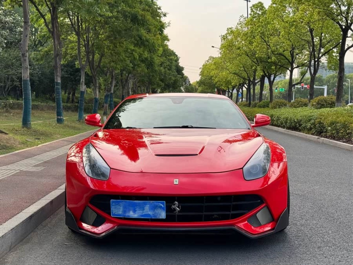 法拉利 F12berlinetta  2013款 6.3L 標(biāo)準(zhǔn)型圖片