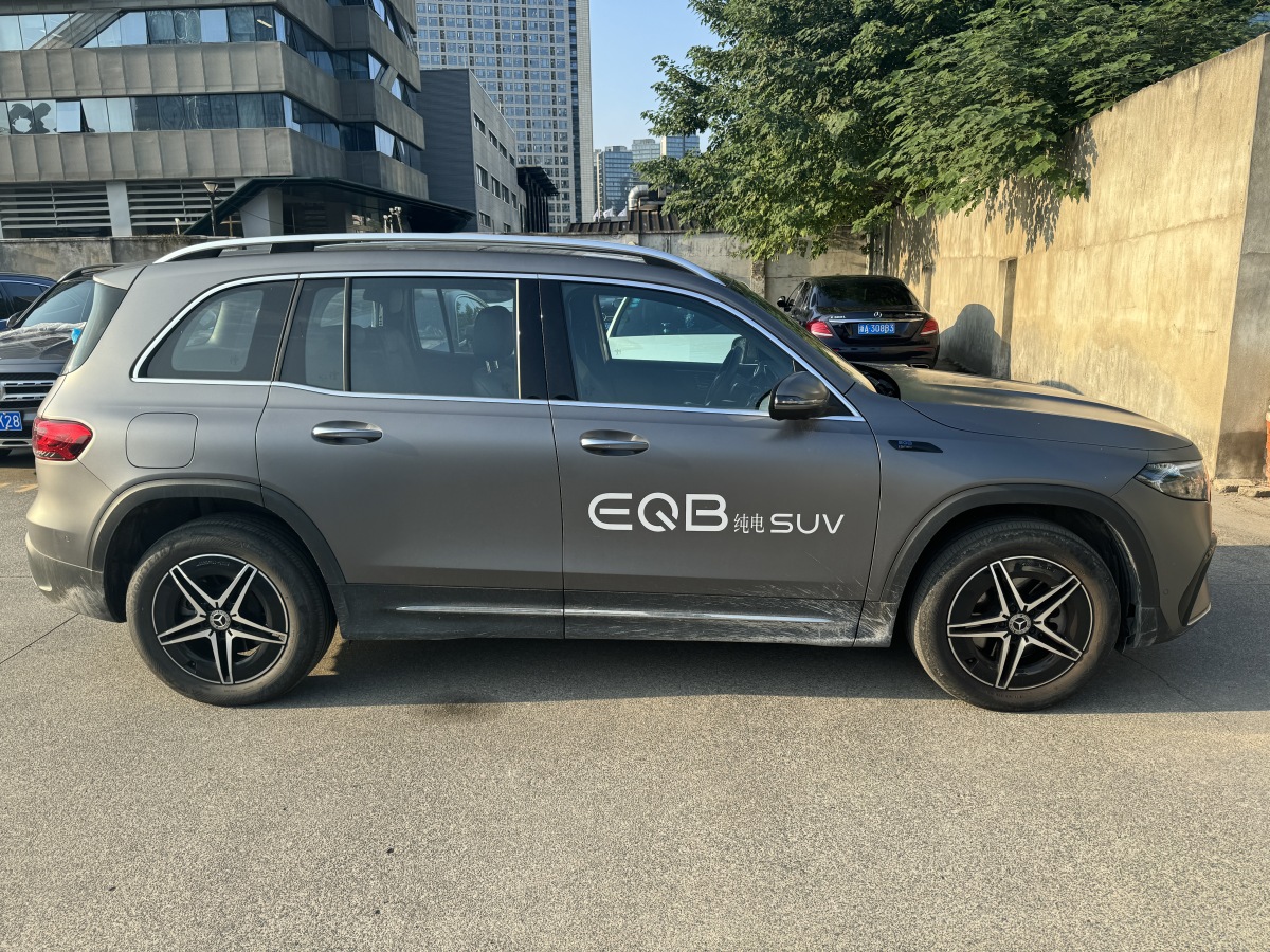 奔馳 奔馳EQB  2022款 EQB 350 4MATIC 首發(fā)特別版圖片