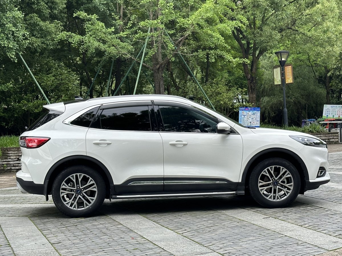 福特 銳際  2024款 EcoBoost 245 兩驅(qū)耀享款圖片