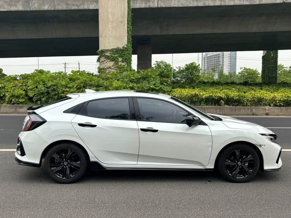 本田 思域  2021款 HATCHBACK 220TURBO CVT潮酷控圖片