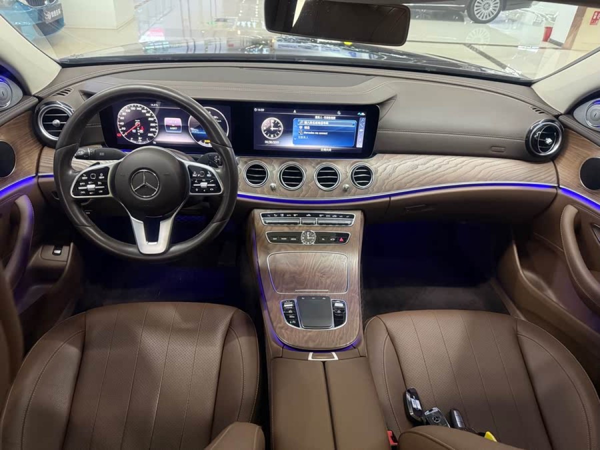 奔馳 奔馳E級  2020款 改款 E 300 L 時尚型圖片