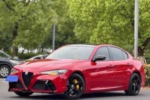 Giulia 阿爾法·羅密歐 2.0T 280HP 黯夜魅影限量版
