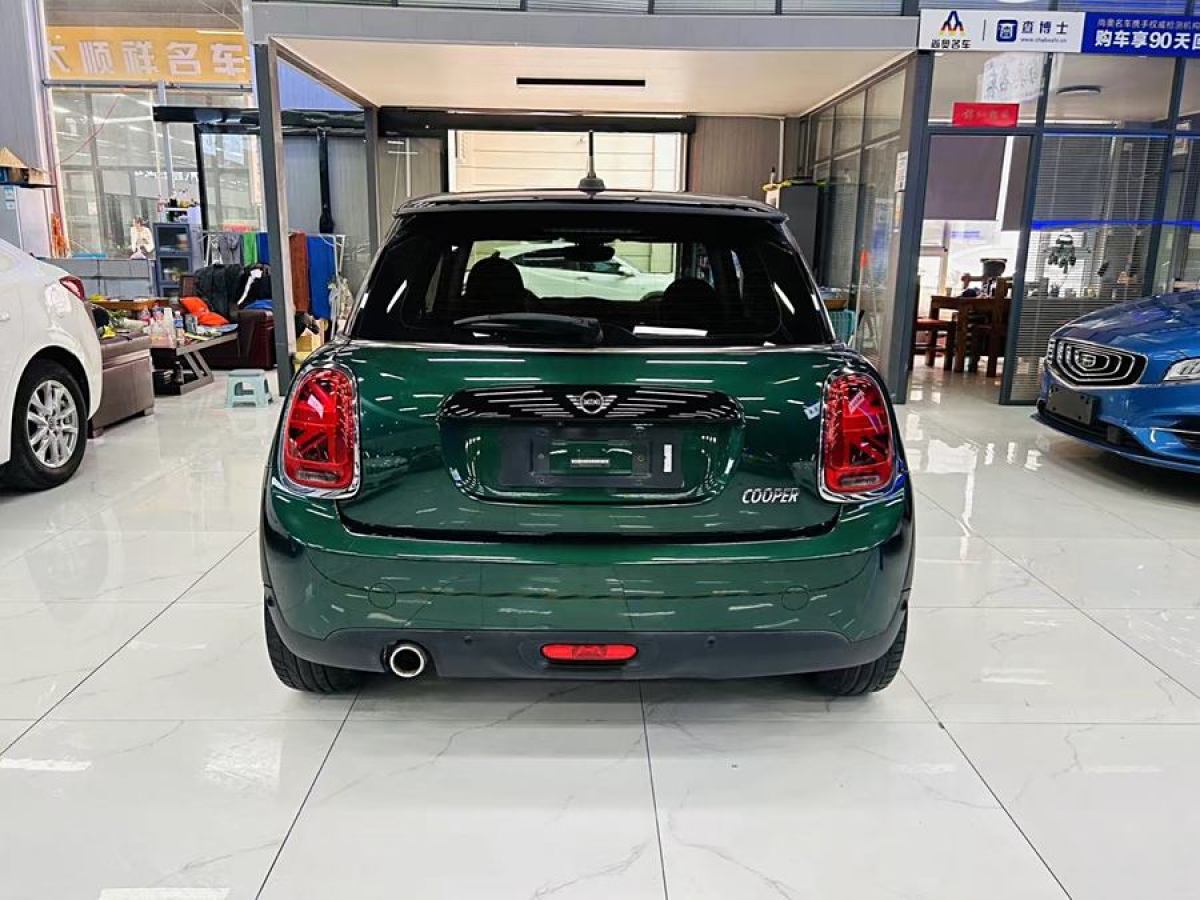 MINI COUNTRYMAN  2018款 1.5T COOPER 藝術(shù)家圖片