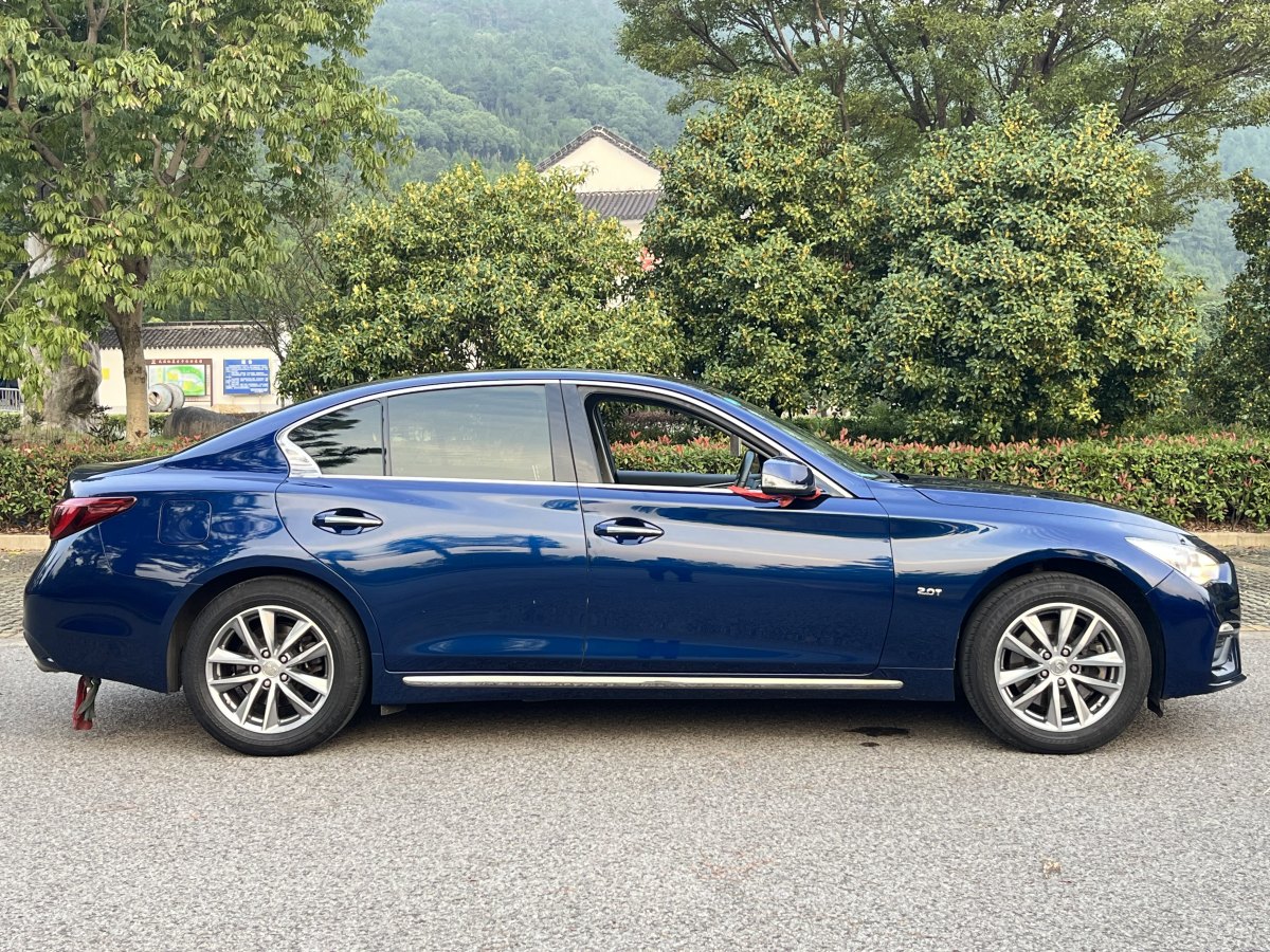 英菲尼迪 Q50L  2021款 2.0T 舒適版圖片