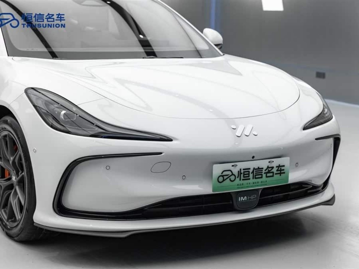 智己 智己L6  2024款 Max 標(biāo)準(zhǔn)版圖片