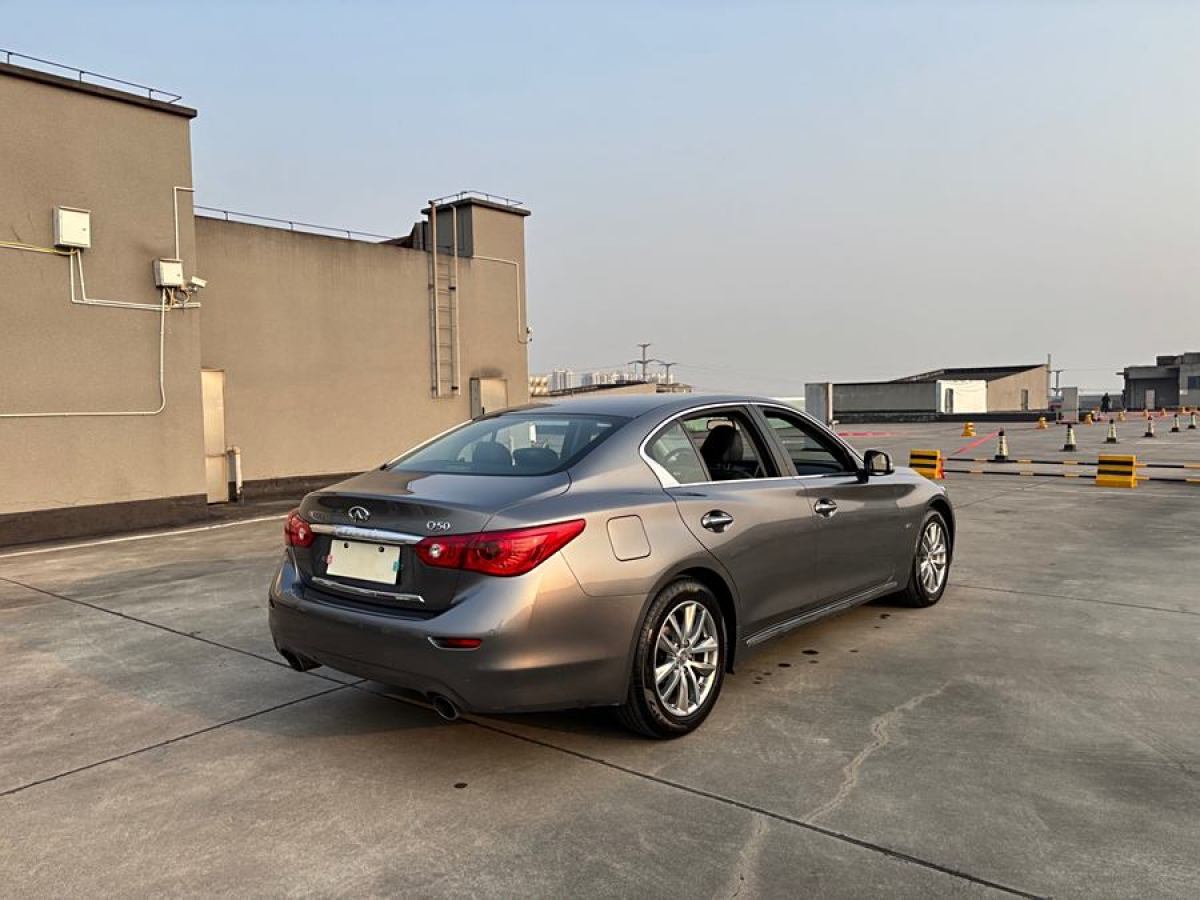 英菲尼迪 Q50L  2015款 2.0T 悅享版圖片