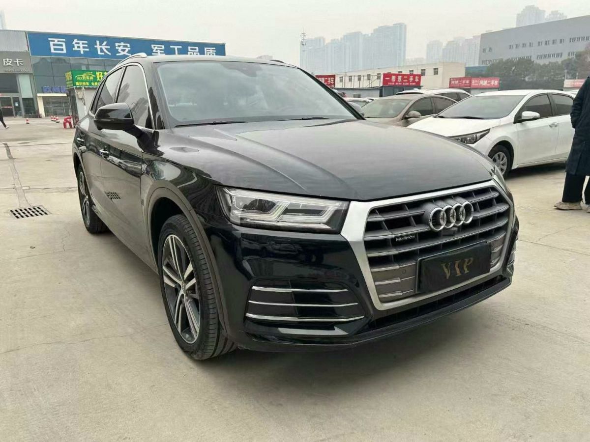 奧迪 奧迪Q3  2019款  35 TFSI 時(shí)尚動感型圖片