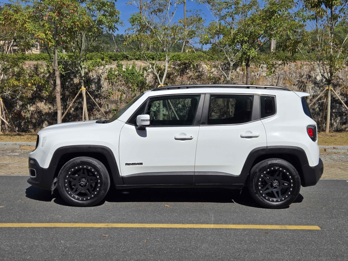 Jeep 自由俠  2018款 互聯(lián)大屏版 180TS 自動高能版圖片