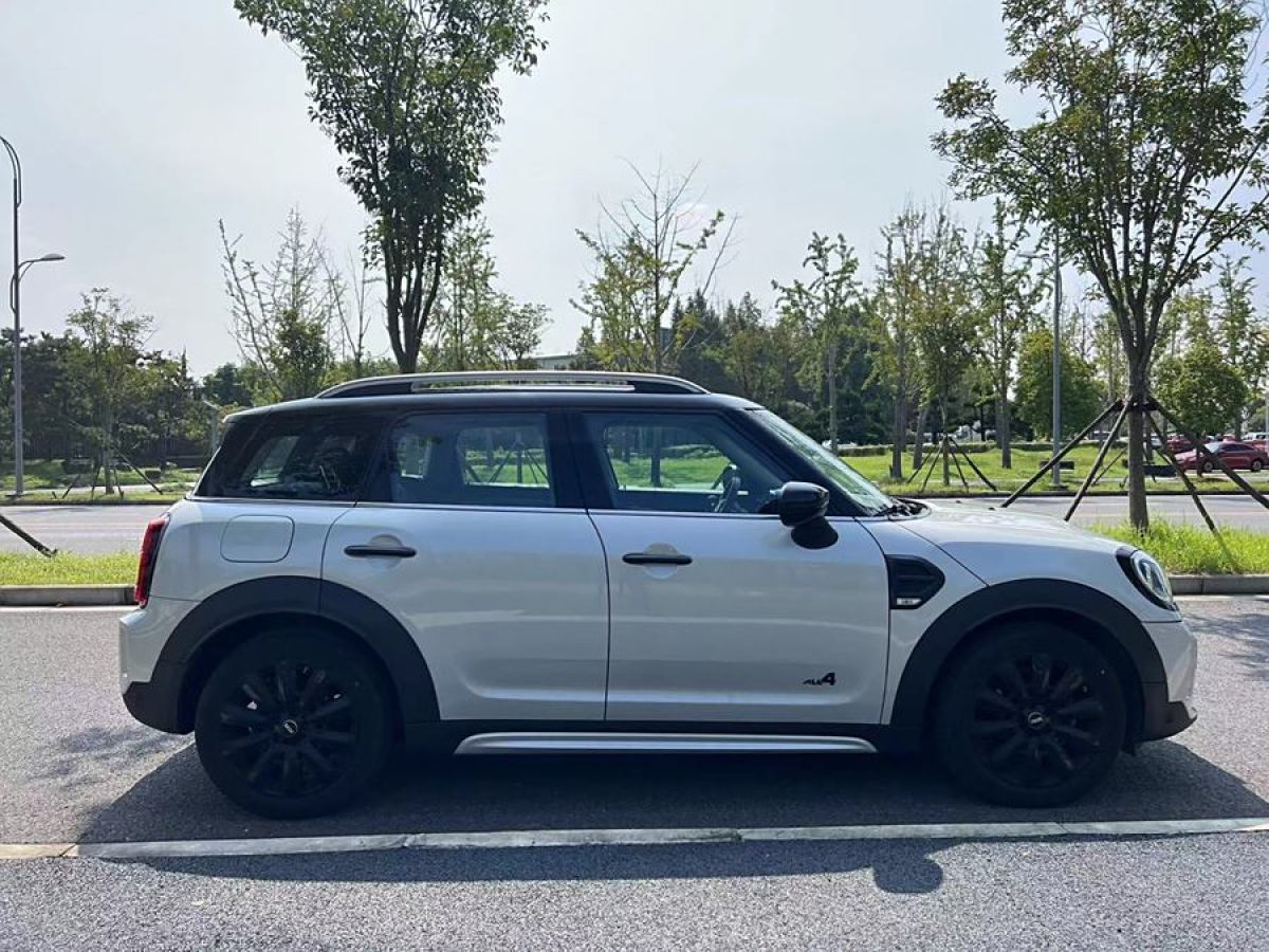 2022年11月MINI COUNTRYMAN  2023款 1.5T COOPER ALL4 鑒賞家