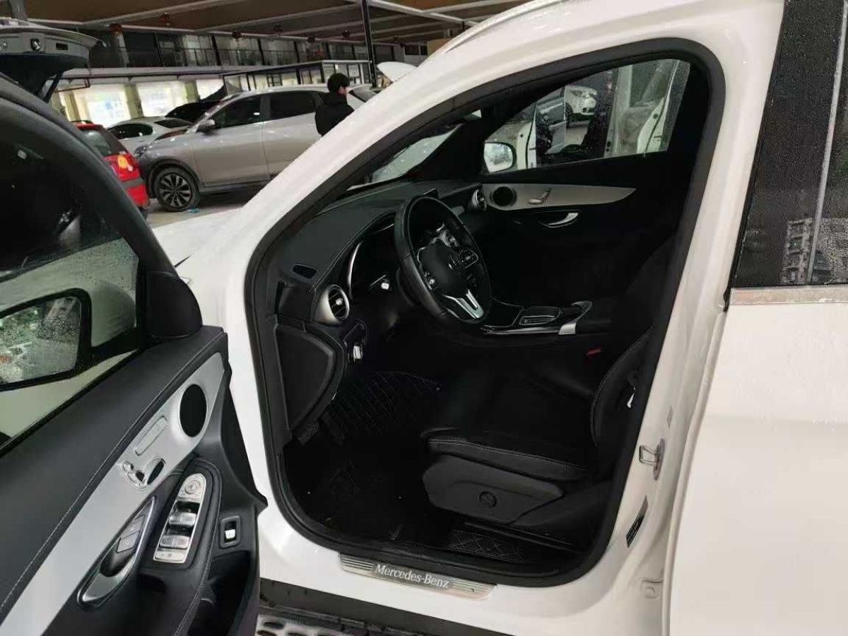 奔馳 奔馳GLE  2020款  GLE 350 4MATIC 時(shí)尚型圖片