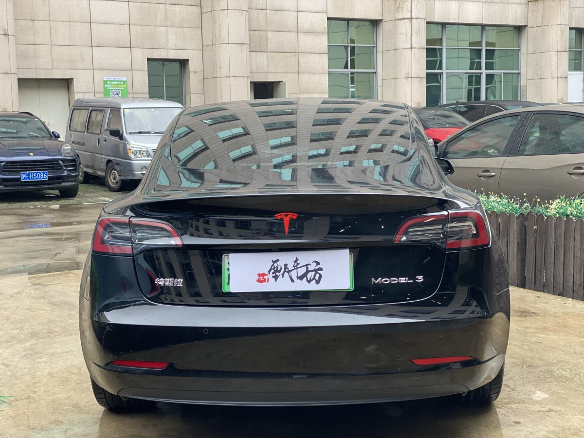 特斯拉 Model 3  2019款 標(biāo)準(zhǔn)續(xù)航后驅(qū)升級(jí)版圖片