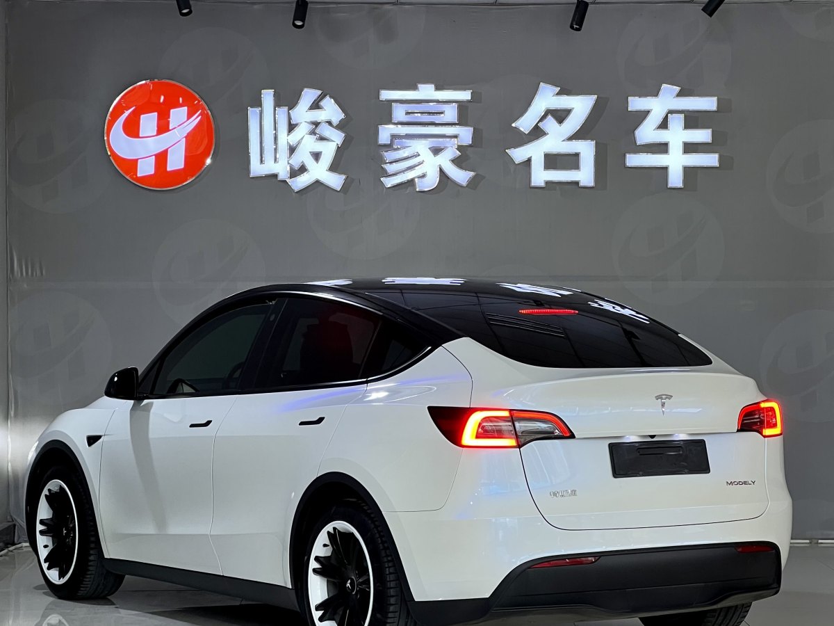 2022年10月特斯拉 Model Y  2021款 改款 標(biāo)準(zhǔn)續(xù)航后驅(qū)升級版