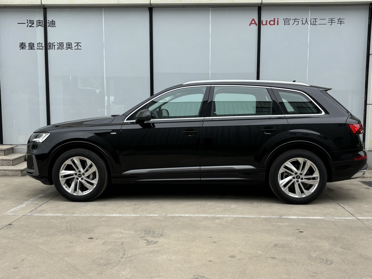 奥迪 奥迪Q7  2023款 55 TFSI quattro S line运动型图片