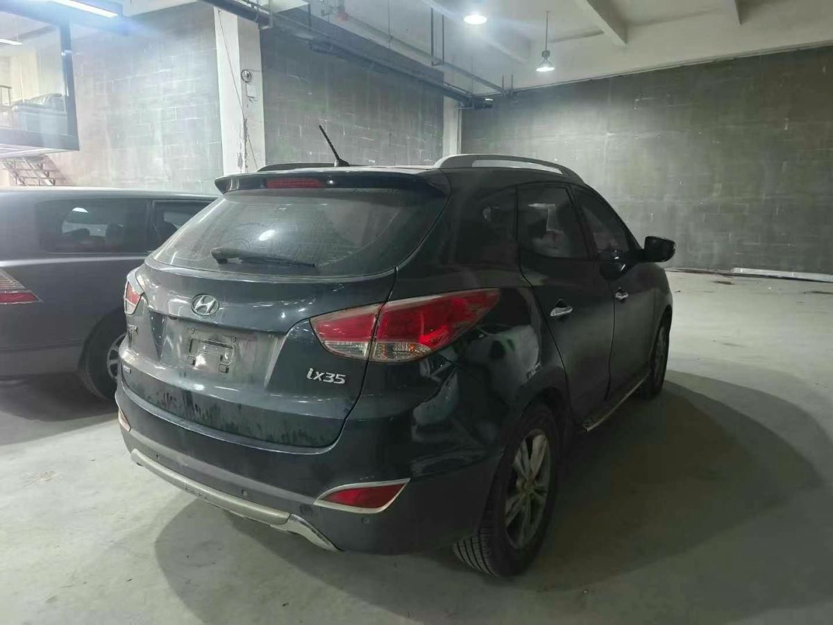 現(xiàn)代 ix35  2010款 2.0 GLS 兩驅(qū)精英天窗型圖片