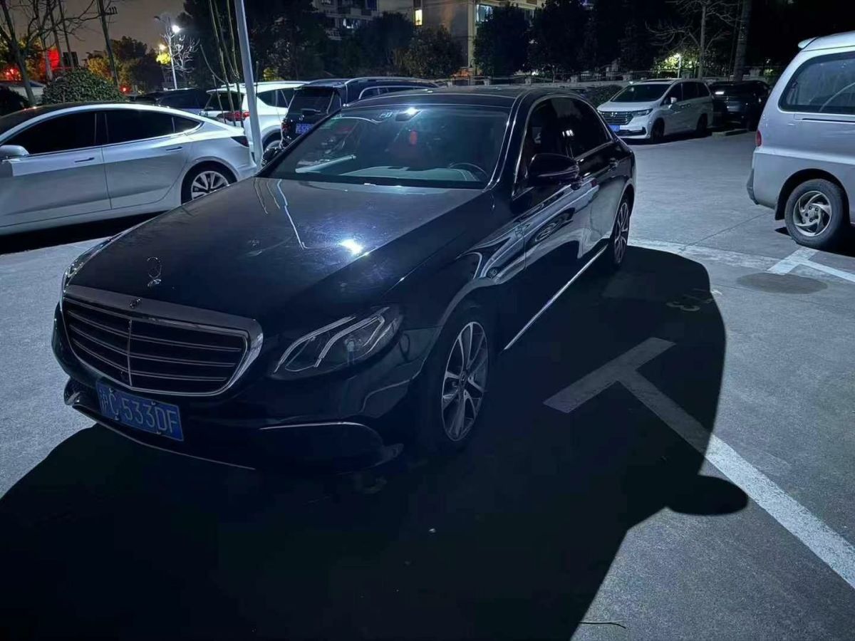 奔馳 奔馳A級(jí)  2019款  A 220 L 4MATIC 運(yùn)動(dòng)轎車圖片