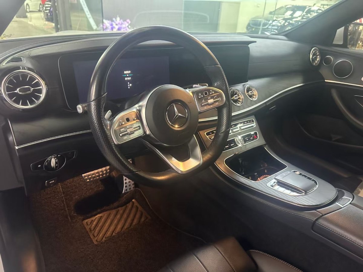 奔馳 奔馳E級  2019款 E 200 4MATIC 轎跑車圖片