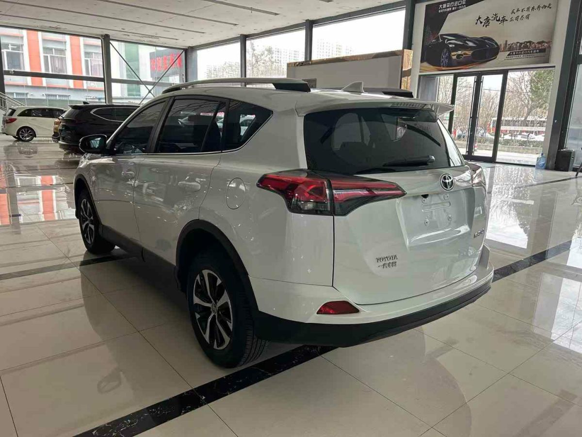 豐田 RAV4榮放  2018款 2.0L CVT兩驅(qū)風尚X版圖片