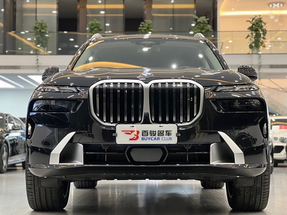 寶馬 寶馬X7  2024款 xDrive40i 領(lǐng)先型豪華套裝圖片