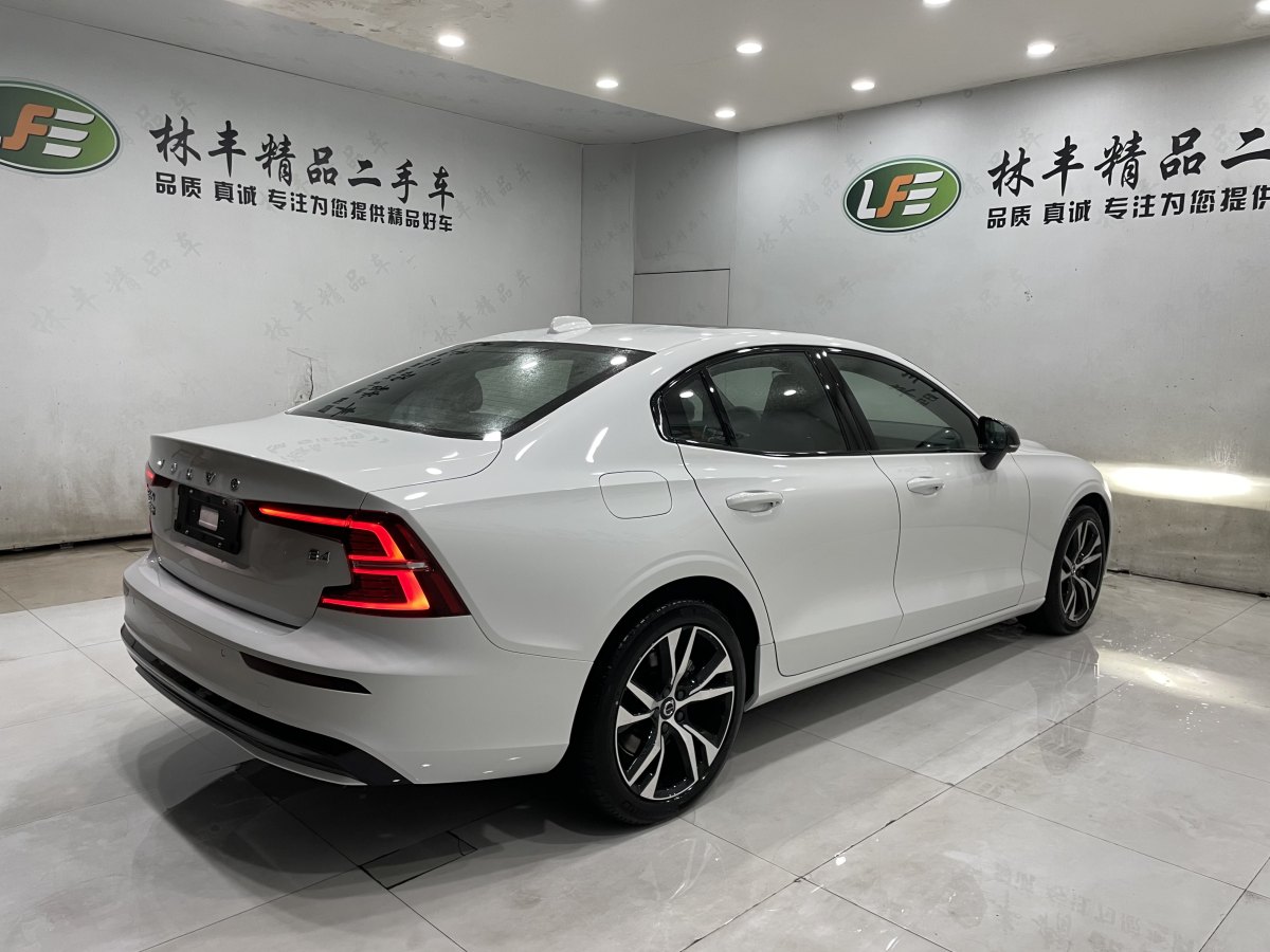 沃爾沃 S60L  2024款 B4 智遠豪華版圖片