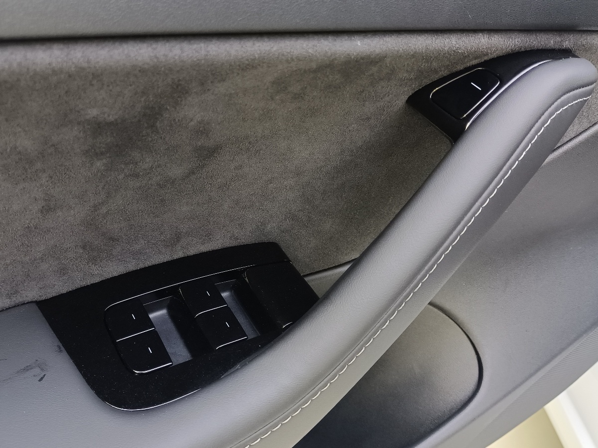 特斯拉 Model 3  2020款 改款 標(biāo)準(zhǔn)續(xù)航后驅(qū)升級(jí)版圖片