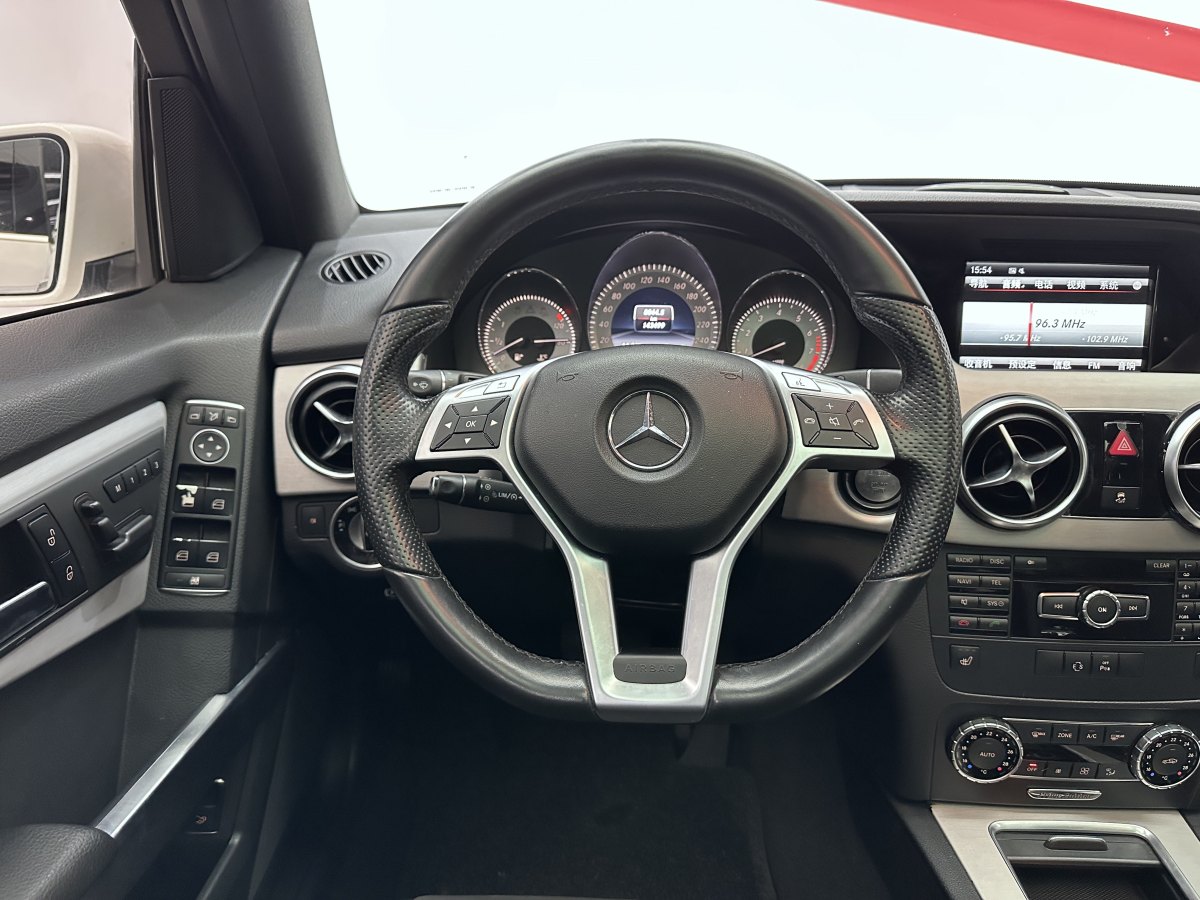 2015年7月奔馳 奔馳GLK級(jí)  2015款 GLK 300 4MATIC 時(shí)尚型 極致版