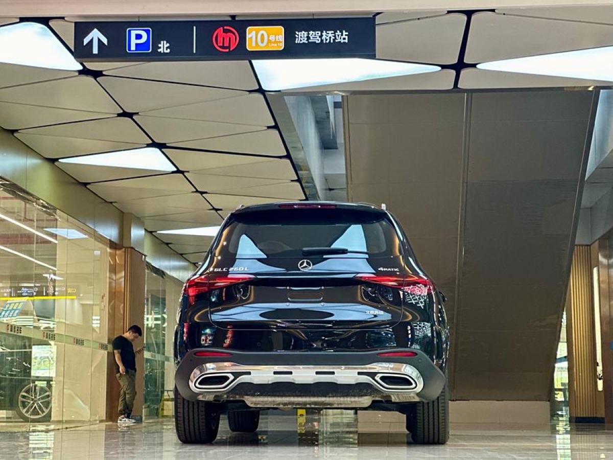 奔馳 奔馳GLC  2023款 改款 GLC 260 L 4MATIC 豪華型 5座圖片