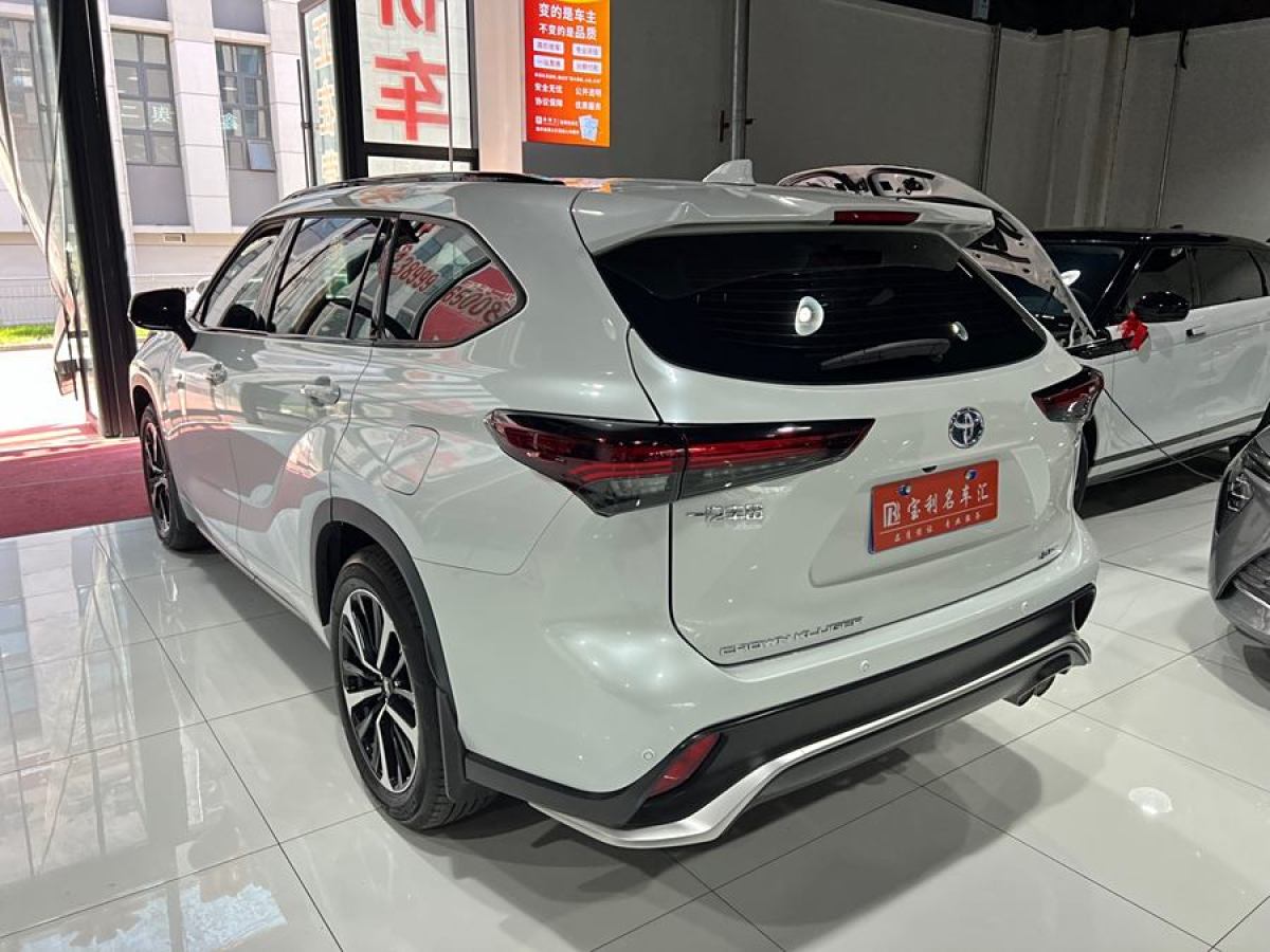 丰田 皇冠陆放  2023款 2.5L HEV四驱豪华版图片