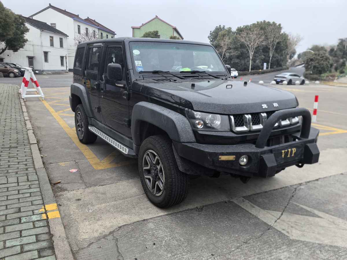 北京 BJ40  2017款 40L 2.3T 自動四驅(qū)環(huán)塔冠軍版圖片