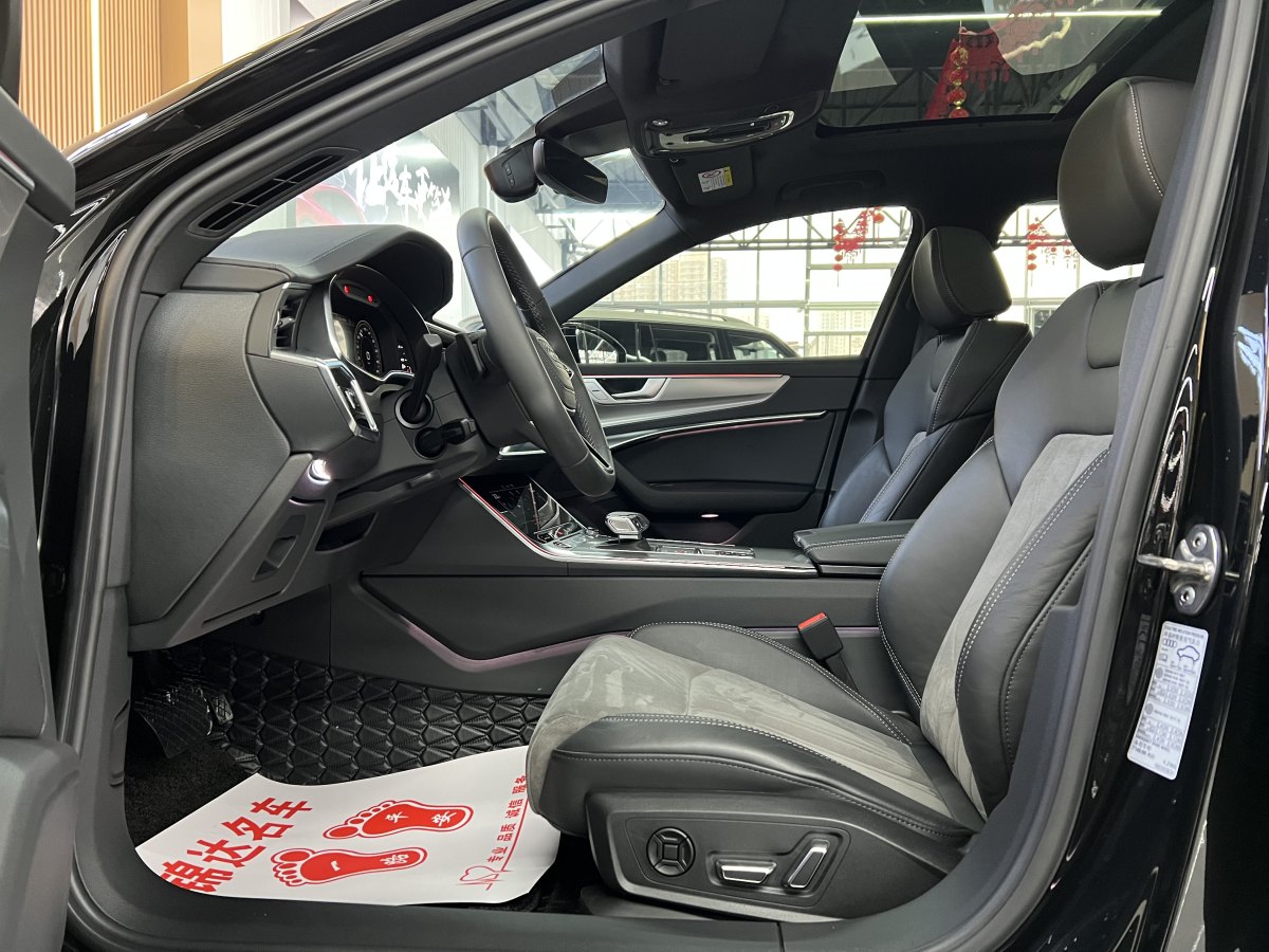 奧迪 奧迪A6L  2023款 改款 45 TFSI 臻選動(dòng)感型圖片