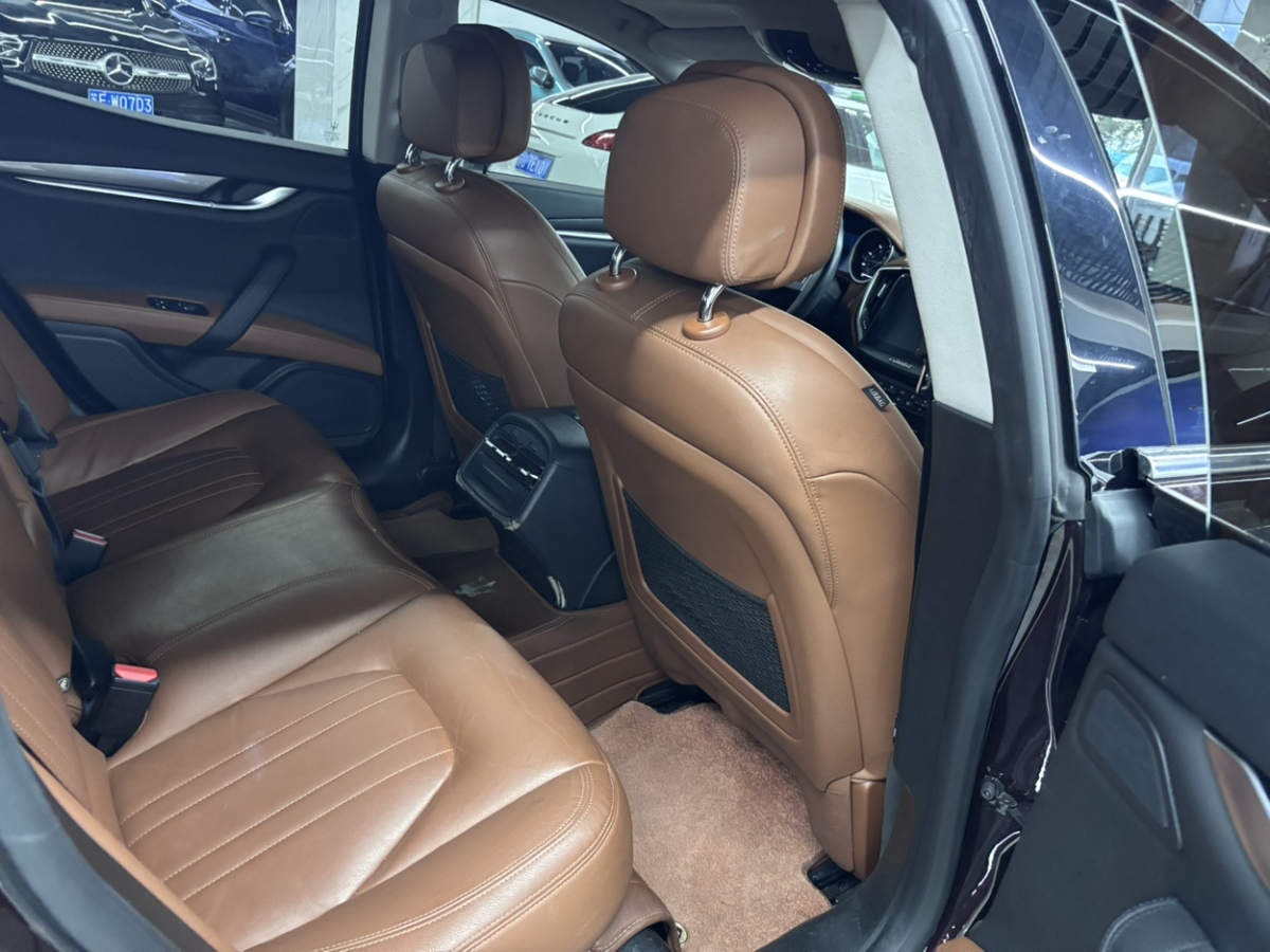 瑪莎拉蒂 Ghibli  2019款  3.0T 350Hp 標(biāo)準(zhǔn)版圖片