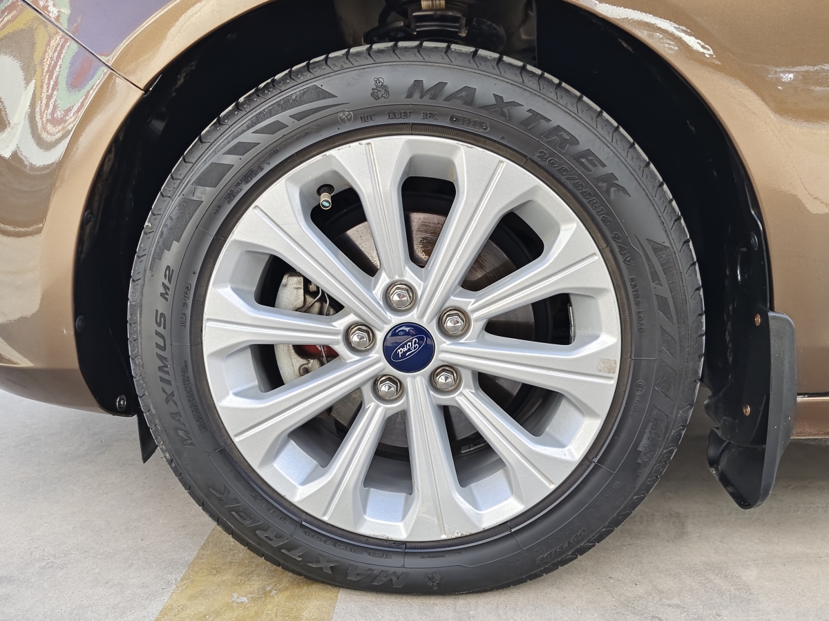 2018年6月福特 福睿斯  2015款 1.5L 手動時尚型