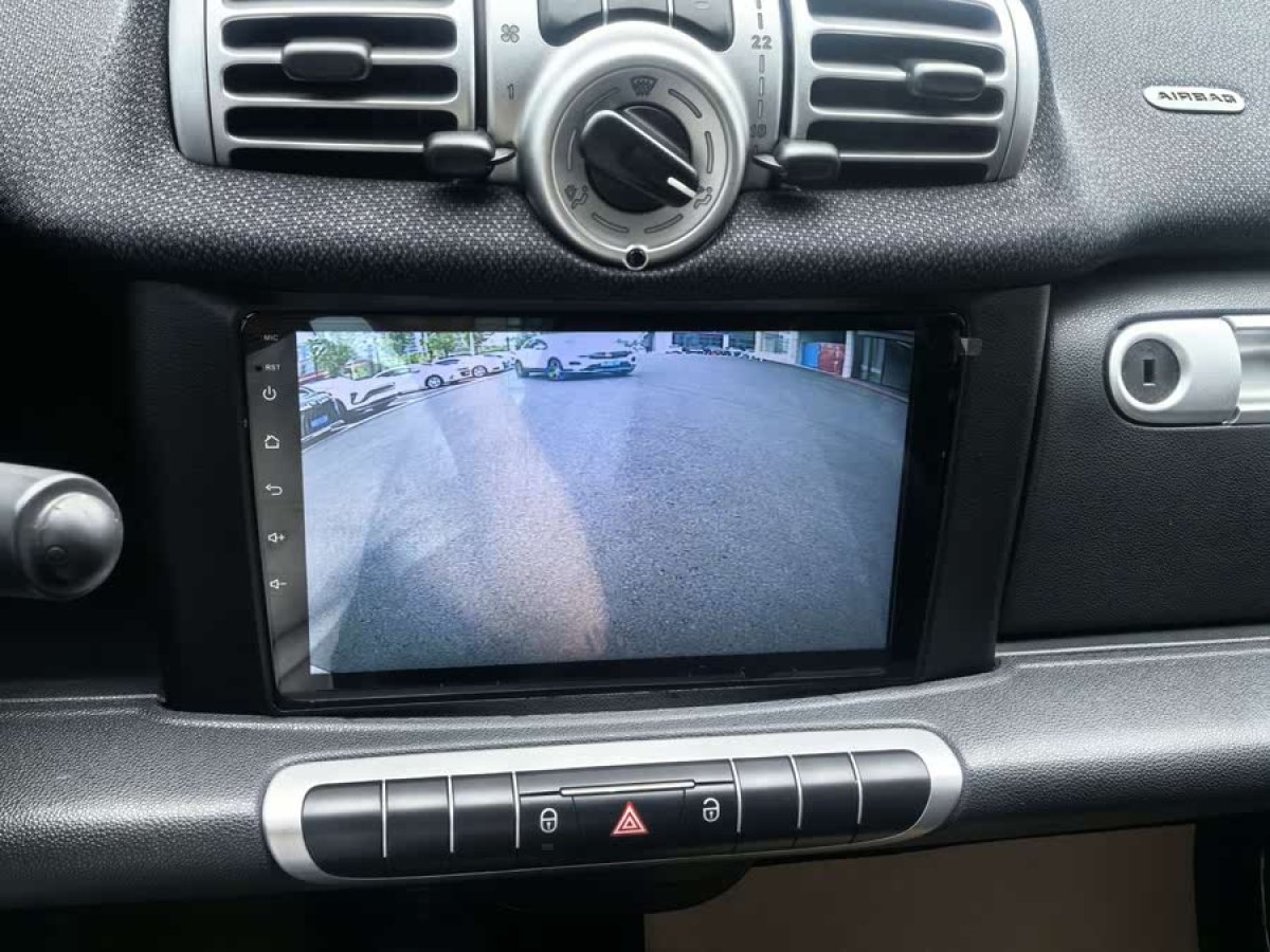 smart fortwo  2014款 1.0 MHD 硬頂新年特別版圖片