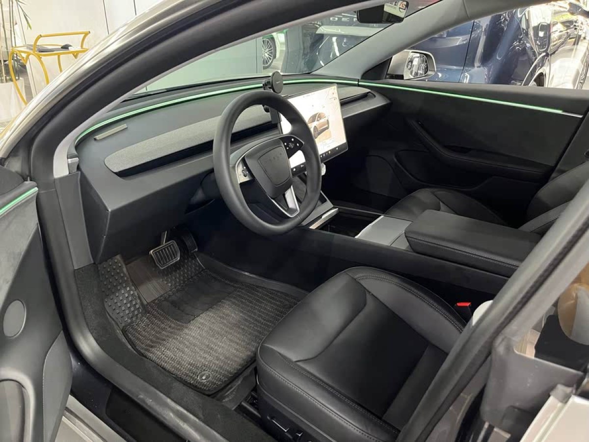特斯拉 Model Y  2023款 長續(xù)航全輪驅(qū)動(dòng)版圖片