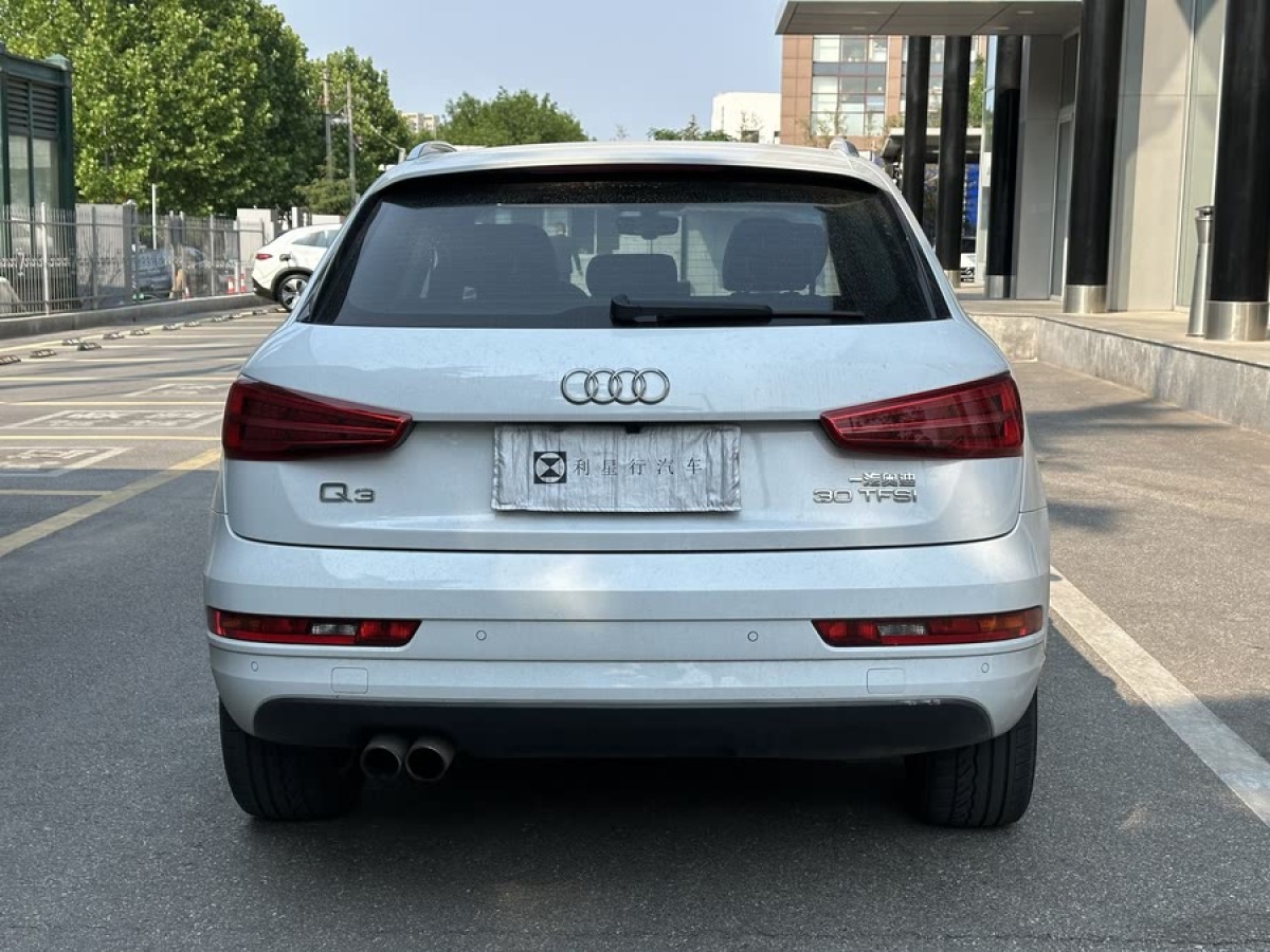 奧迪 奧迪Q3  2017款 30 TFSI 風(fēng)尚型圖片