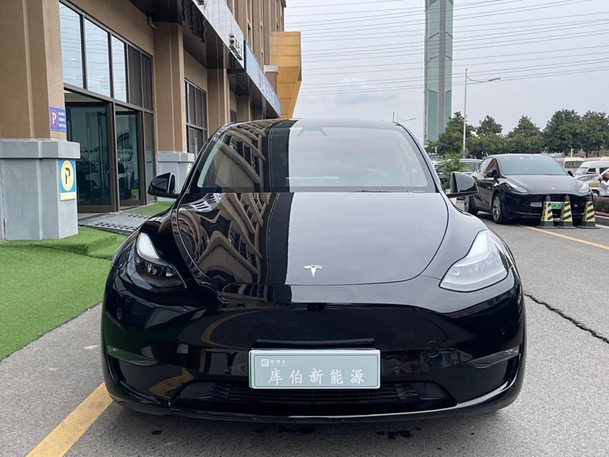 特斯拉 Model 3  2021款 改款 標(biāo)準(zhǔn)續(xù)航后驅(qū)升級(jí)版圖片