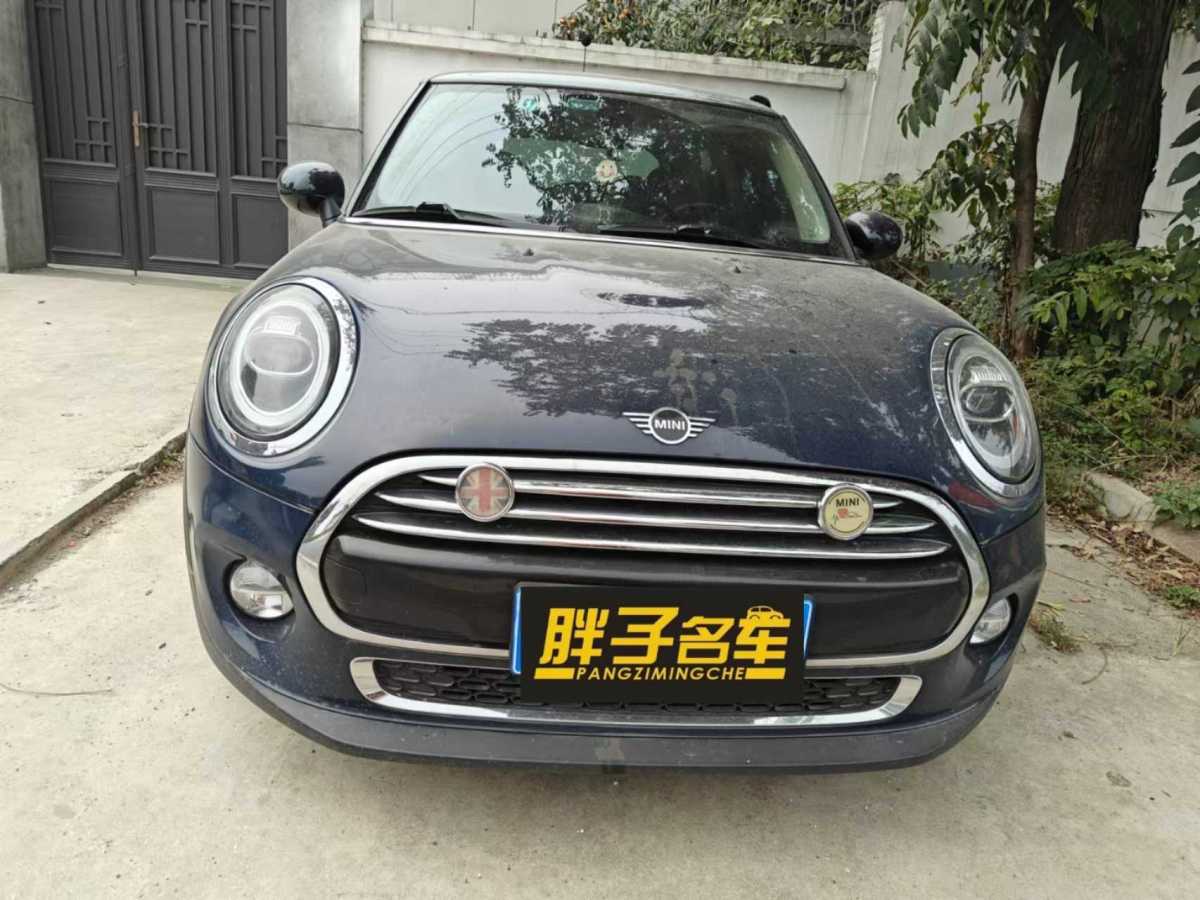 2019年7月MINI COUNTRYMAN  2018款 1.5T COOPER 藝術(shù)家