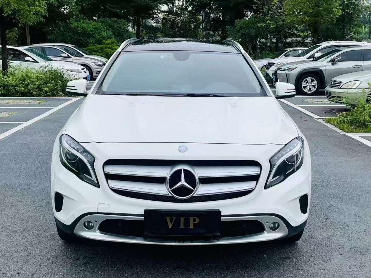 奔馳 奔馳GLA  2015款 GLA 220 4MATIC 時(shí)尚型圖片