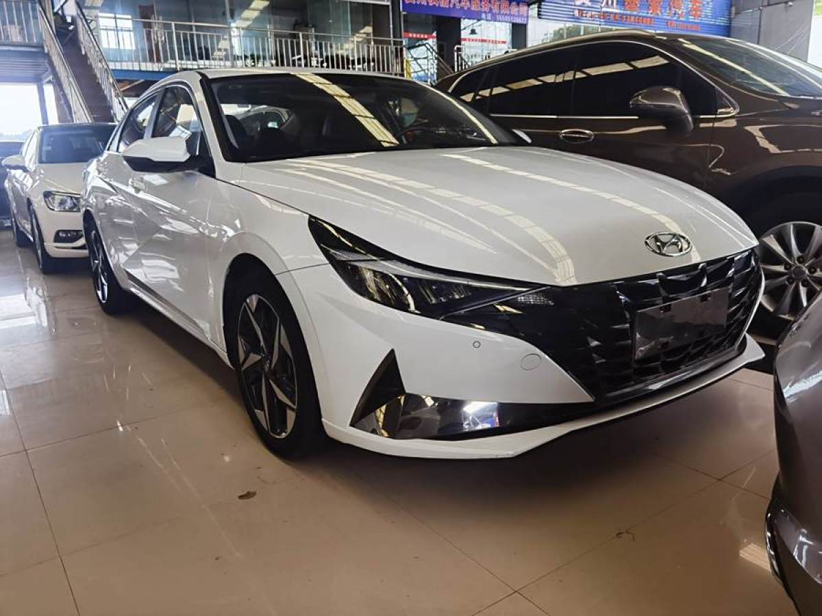 現(xiàn)代 伊蘭特  2021款 1.5L LUX尊貴版圖片