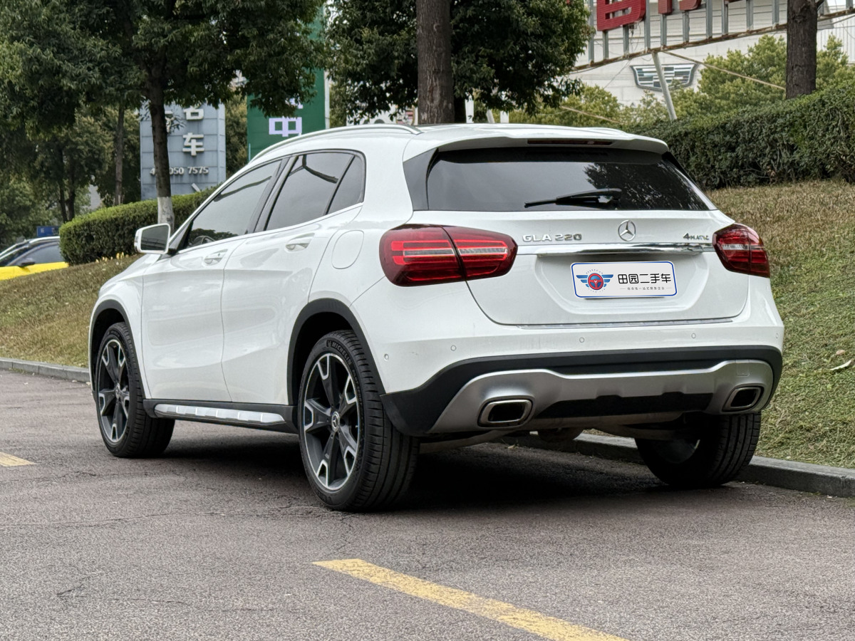 2018年5月奔馳 奔馳GLA  2017款 GLA 220 4MATIC 時尚型