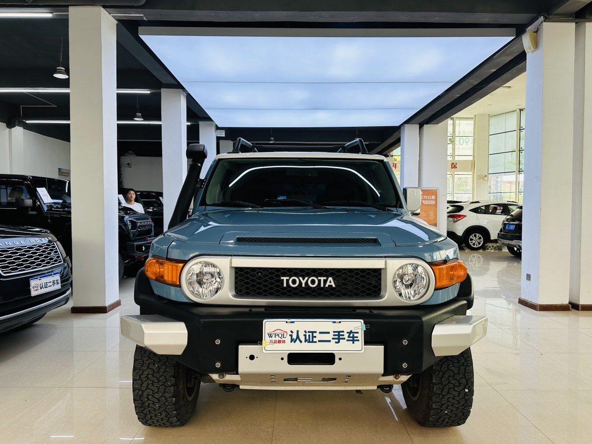 2010年11月豐田 FJ 酷路澤  2010款 4.0L