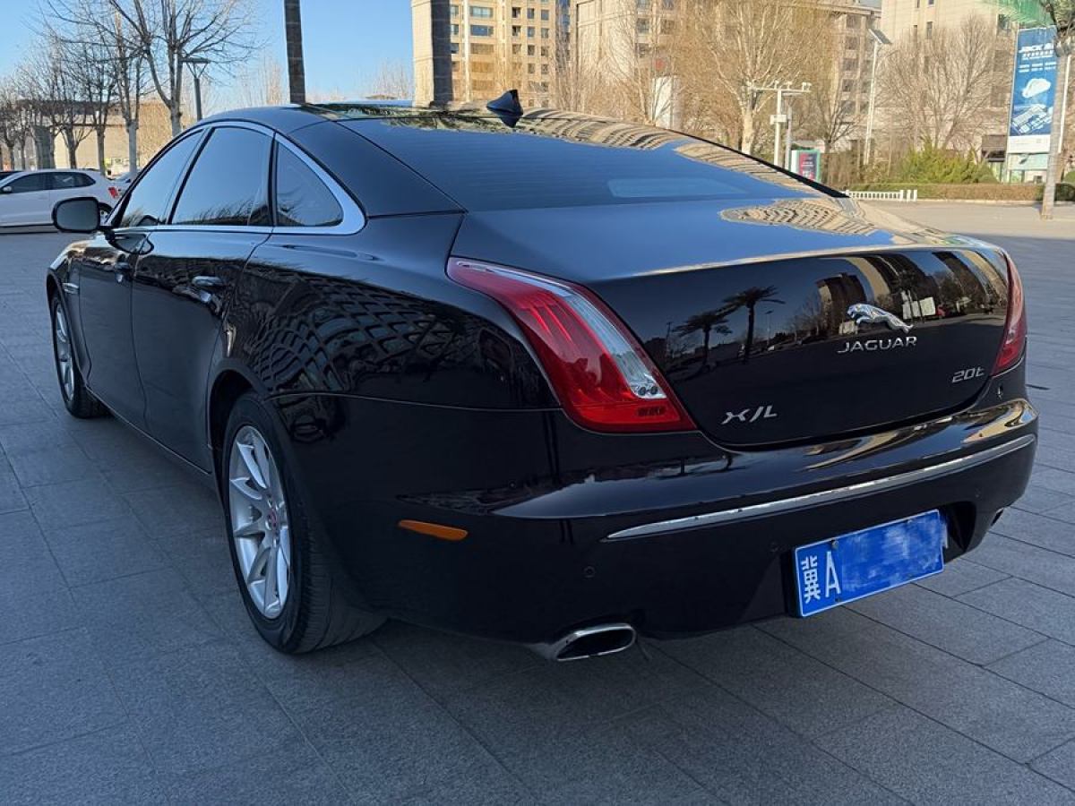 捷豹 XJ  2014款 XJL 2.0T 兩驅(qū)典雅商務(wù)版圖片