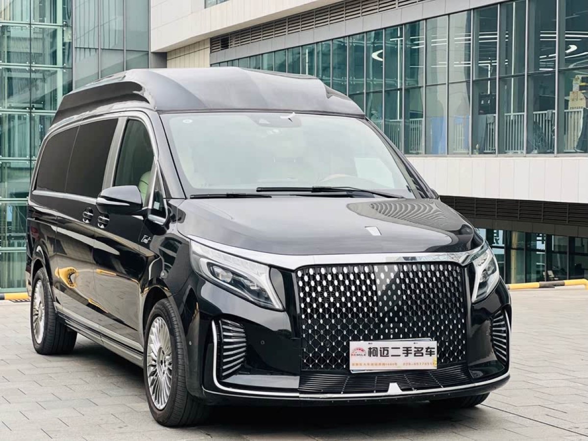 奔馳 V級(jí)  2021款 V 260 L 長(zhǎng)軸距豪華版圖片