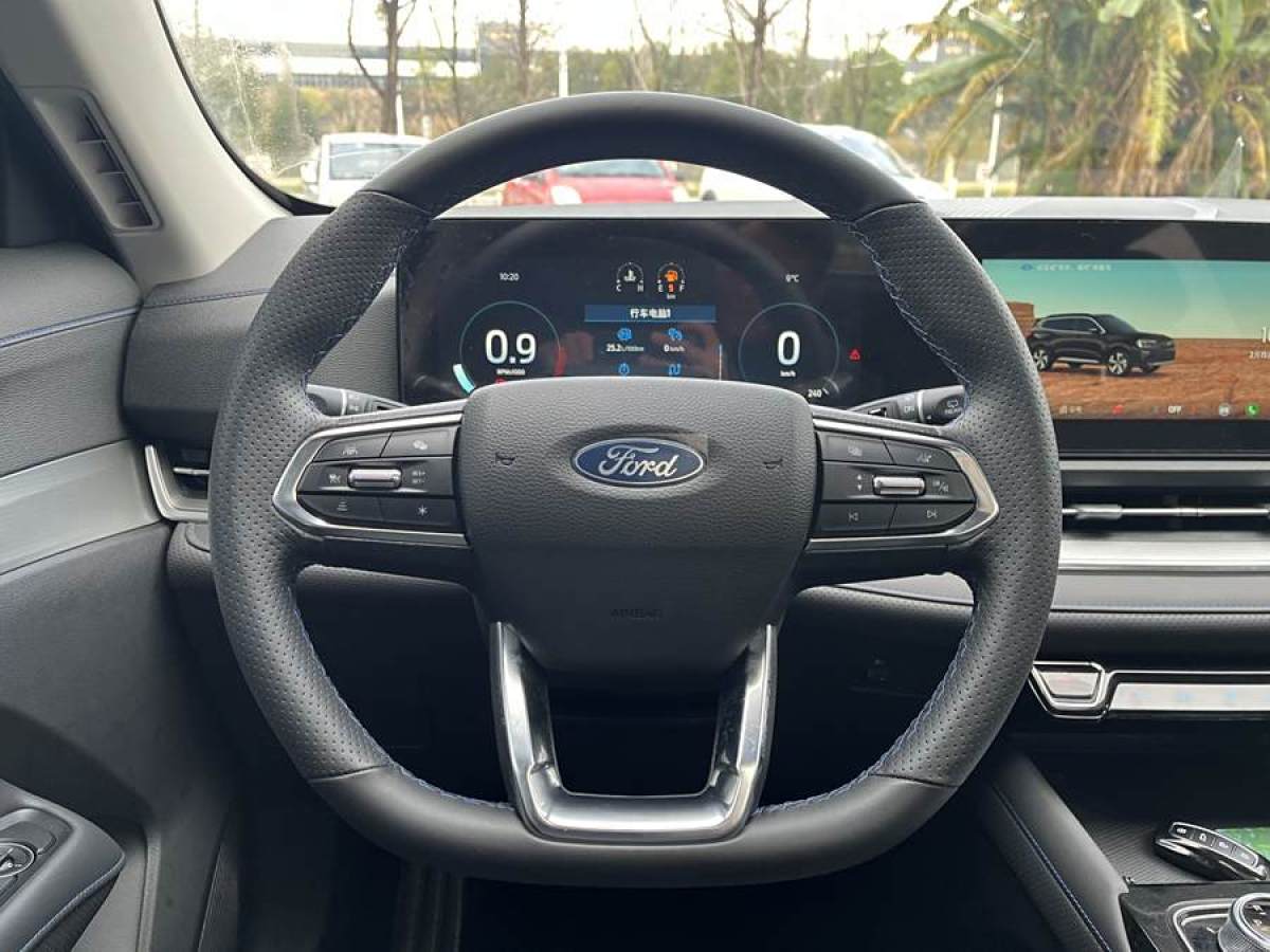 福特 領(lǐng)睿  2025款 EcoBoost 170 鉑領(lǐng)型圖片