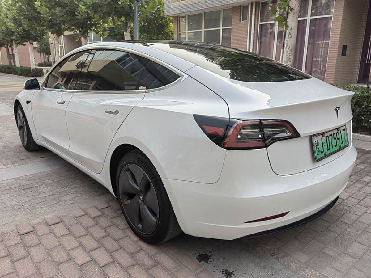 特斯拉 Model Y  2020款 改款 標(biāo)準(zhǔn)續(xù)航后驅(qū)升級版圖片