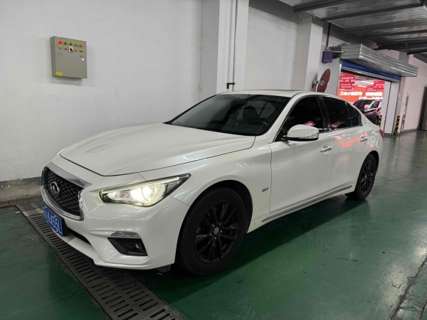 英菲尼迪 Q50L  2018款  2.0T 舒适版 国VI