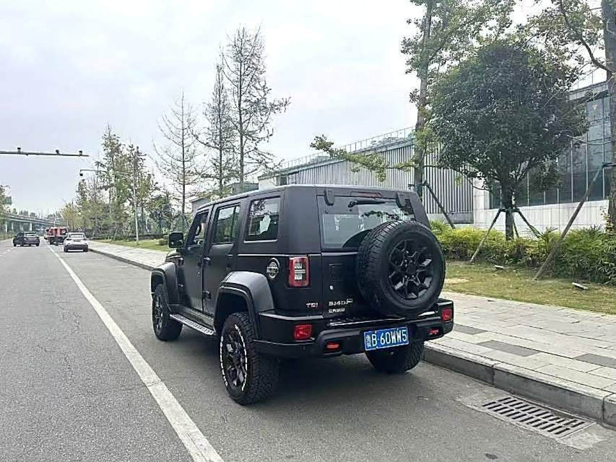 北京 BJ40  2023款 2.0T 自動(dòng)兩驅(qū)城市獵人版先鋒型圖片