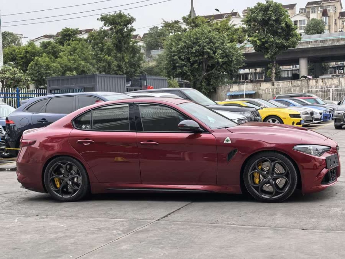 阿爾法·羅密歐 Giulia  2017款 2.9T 510HP 四葉草版圖片