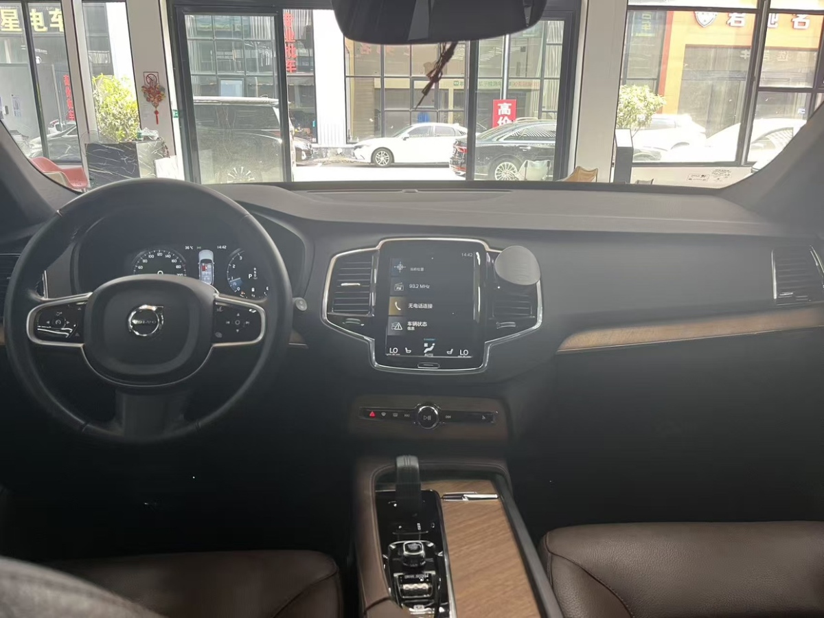 沃爾沃 XC90  2021款 B6 智逸運(yùn)動(dòng)版 7座圖片