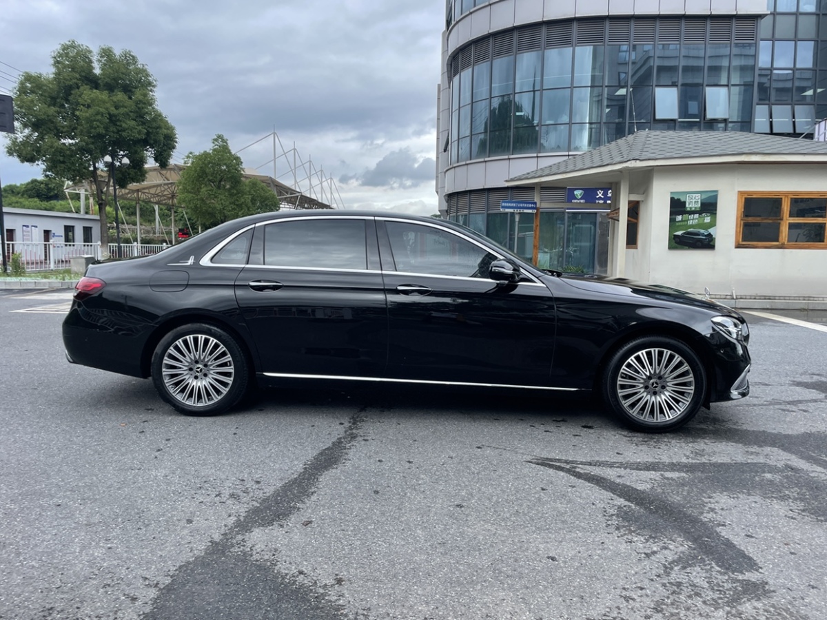 奔馳 奔馳E級(jí)  2023款 E 300 L 豪華型圖片